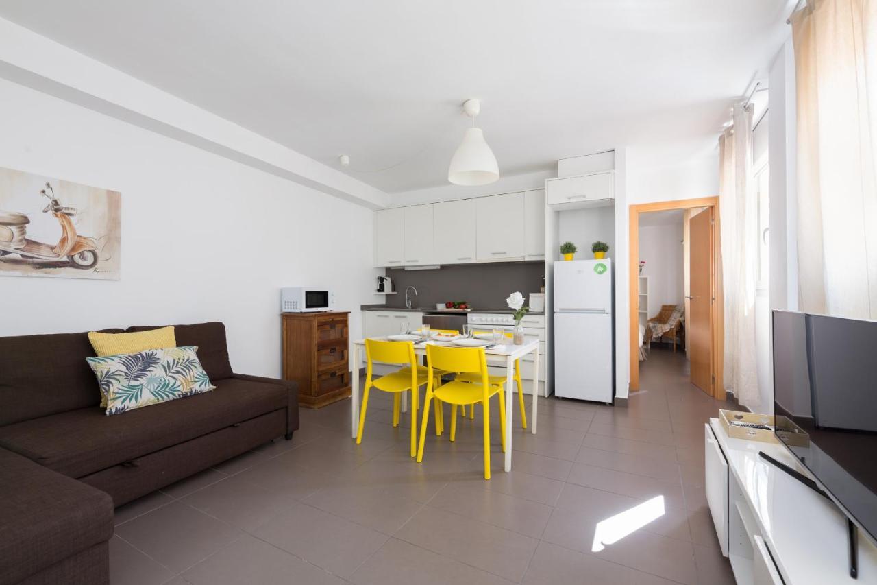 Apartamentos Cornellalux Cornellà de Llobregat Exterior foto