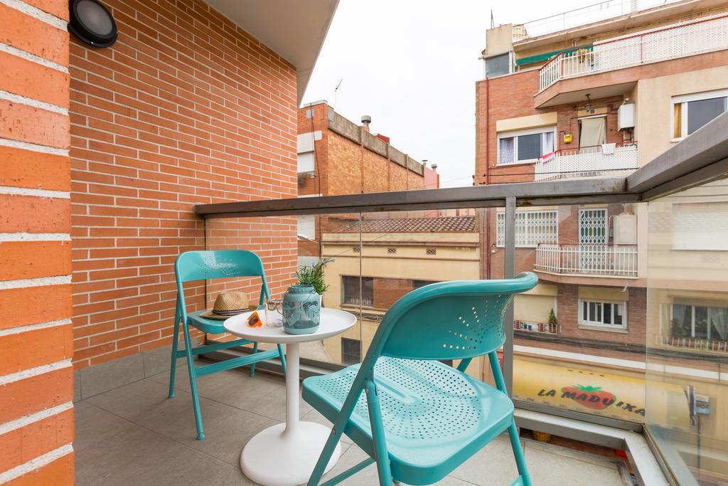 Apartamentos Cornellalux Cornellà de Llobregat Exterior foto