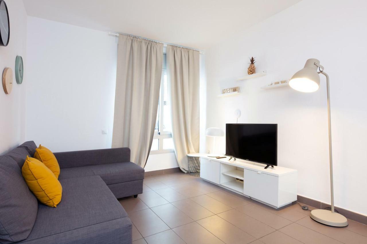 Apartamentos Cornellalux Cornellà de Llobregat Exterior foto